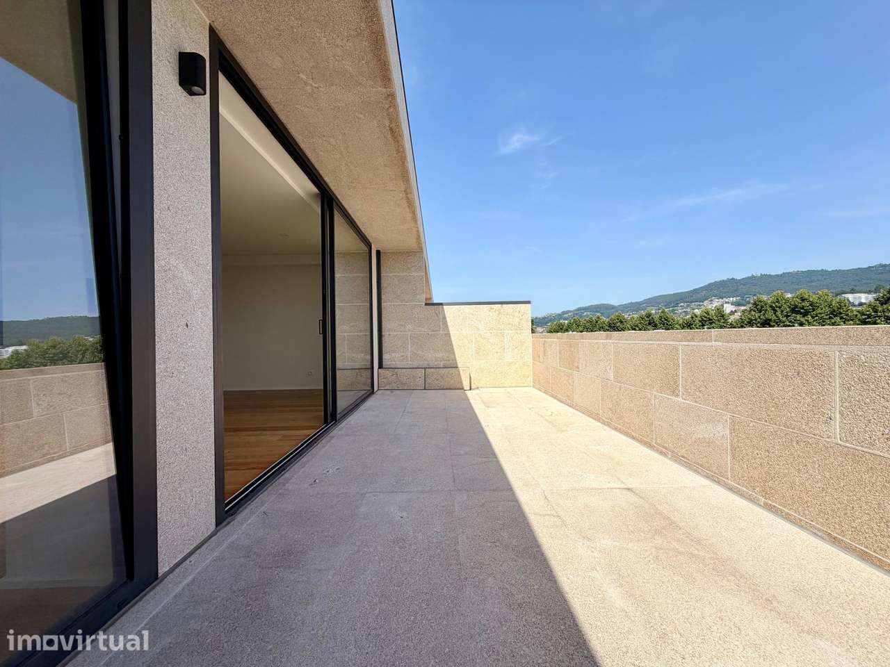 Penthouse T2 Nova com Terraço e Vista Panorâmica Desafogada - Grande imagem: 2/19