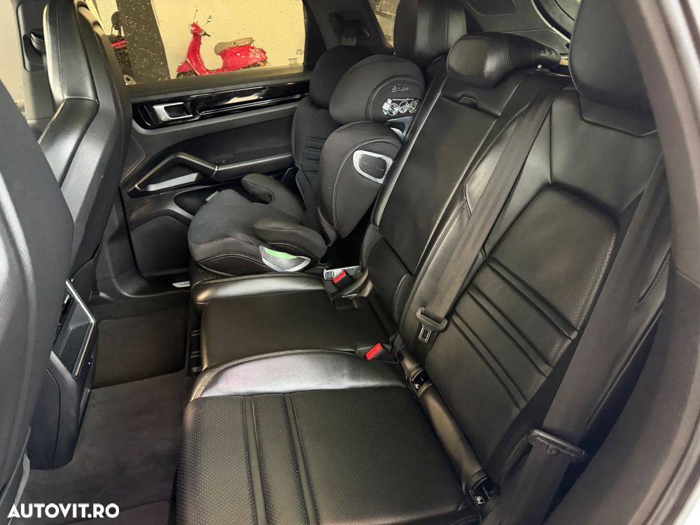 Porsche Cayenne Tiptronic S - 12