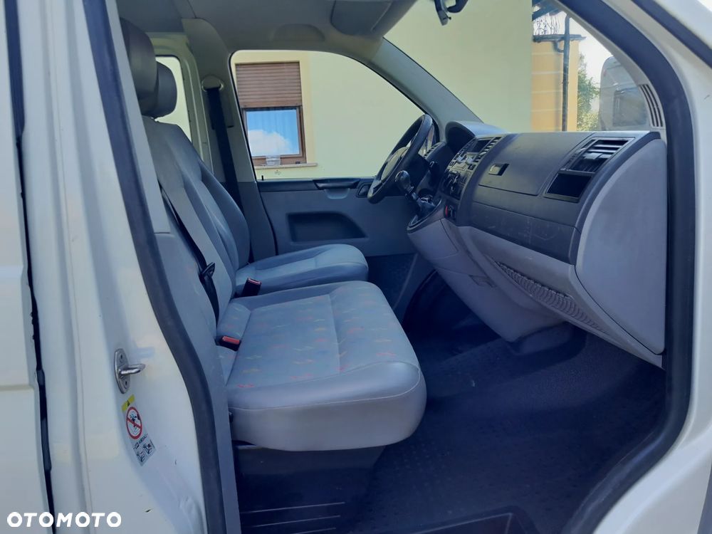 Volkswagen Multivan - 9
