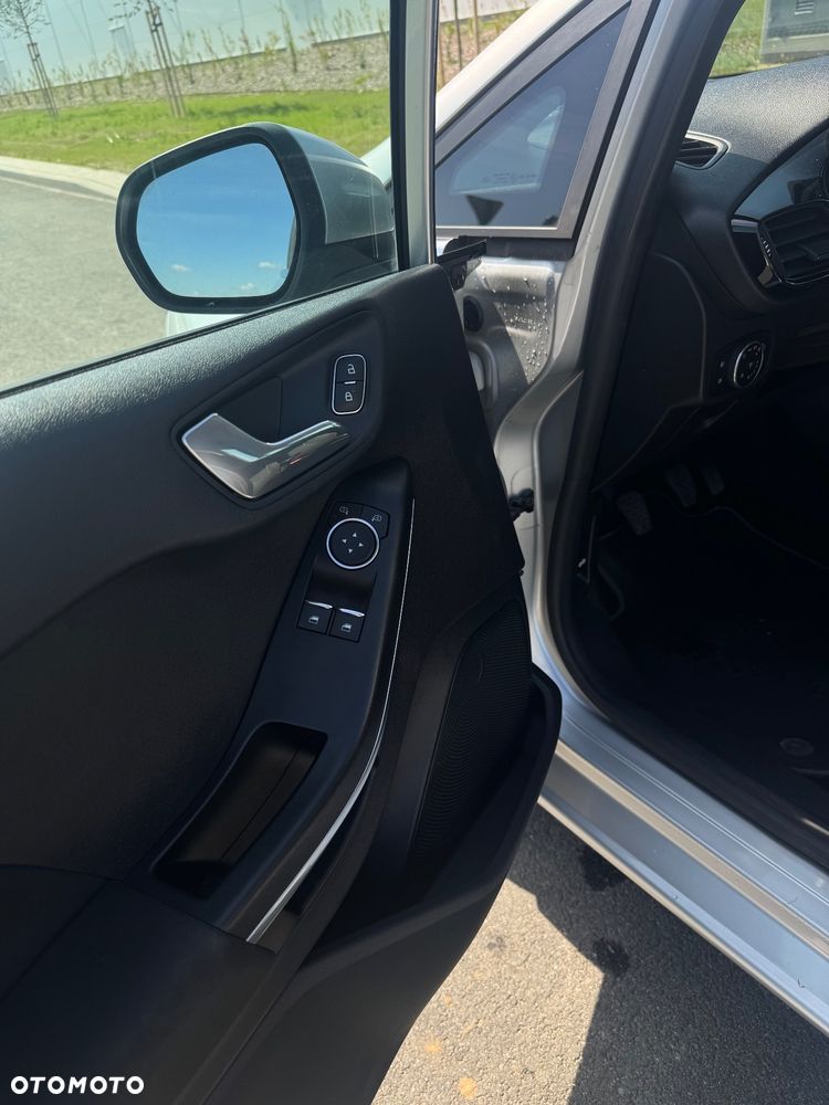 Ford Fiesta 1.0 EcoBoost S&S TITANIUM - 24