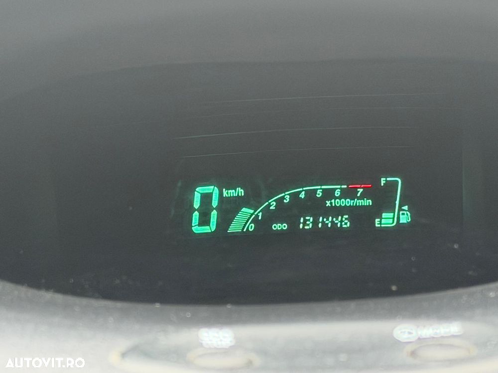 Toyota Yaris 1.3 Aut Sol - 3