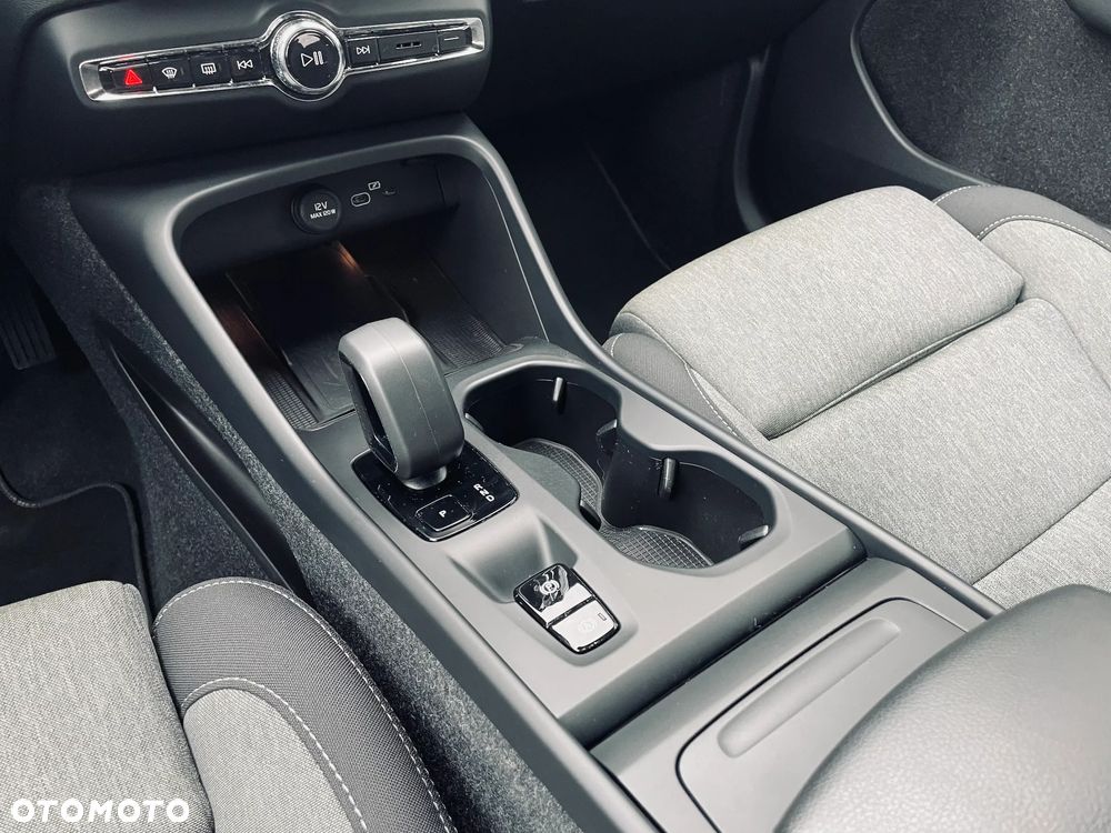 Volvo XC 40 B3 Core - 17