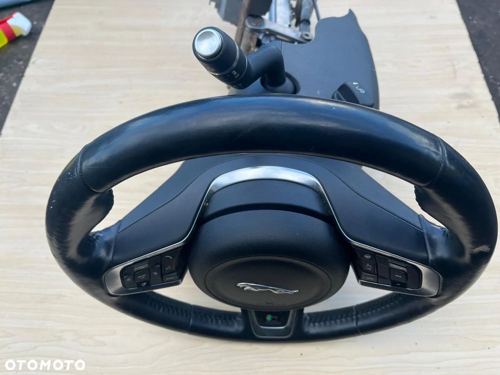 Kierownica wielofunkcyjna Jaguar XE X760 - 2