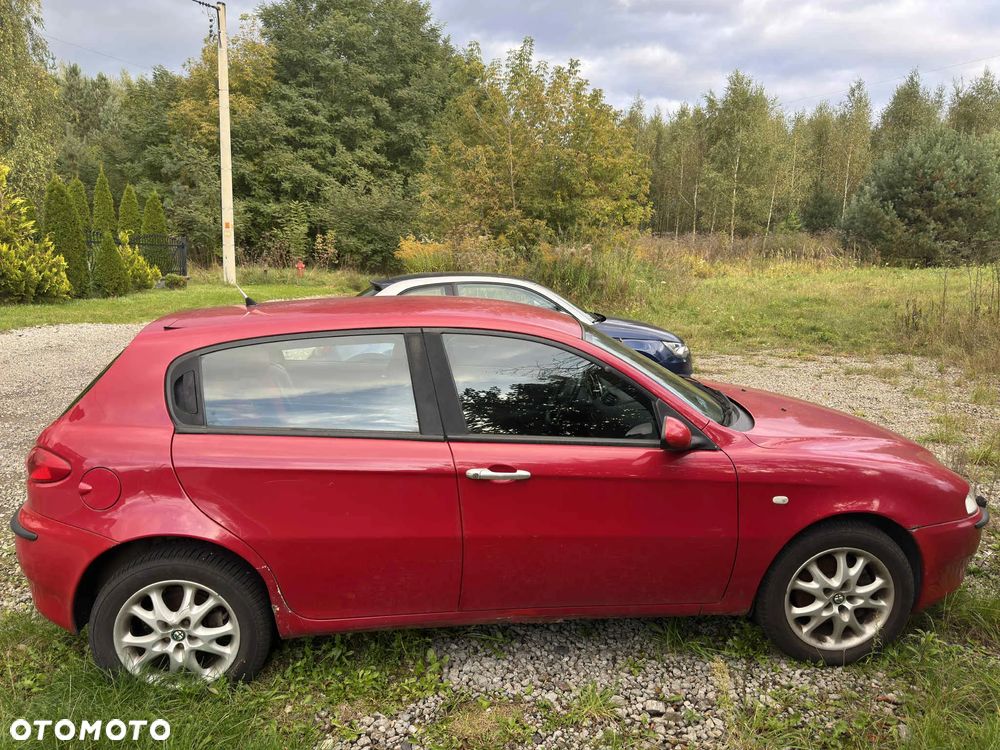 Alfa Romeo 147 1.6 Twin Spark Distinctive - 2
