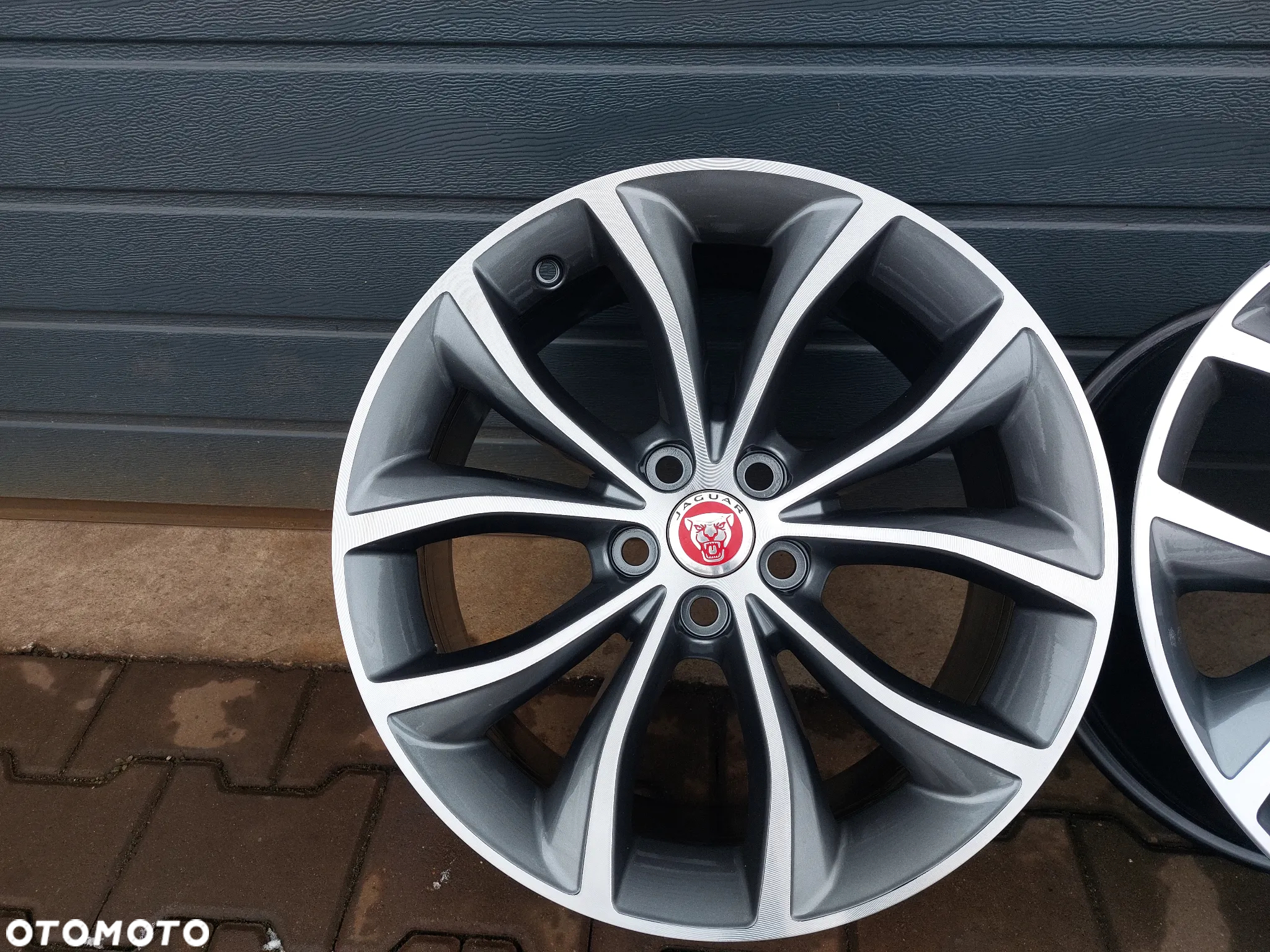 JAGUAR XF 250 E-PACE FELGI ALUMINIOWE R18 8J ET45 5X108 ORYGINAŁ ! JAK NOWE! GX63-1007-SA - 4