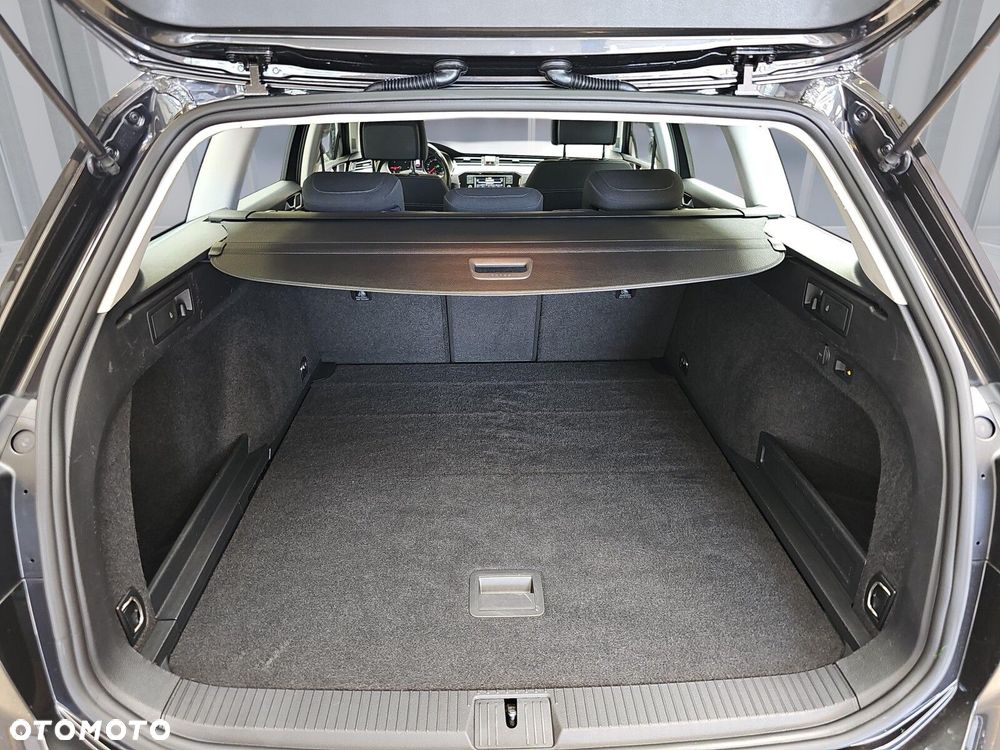 Volkswagen Passat Variant 2.0 TDI EVO Business DSG - 19