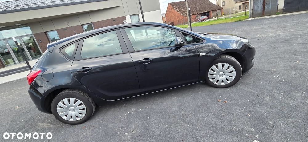 Opel Astra 1.4 Turbo Exklusiv - 23