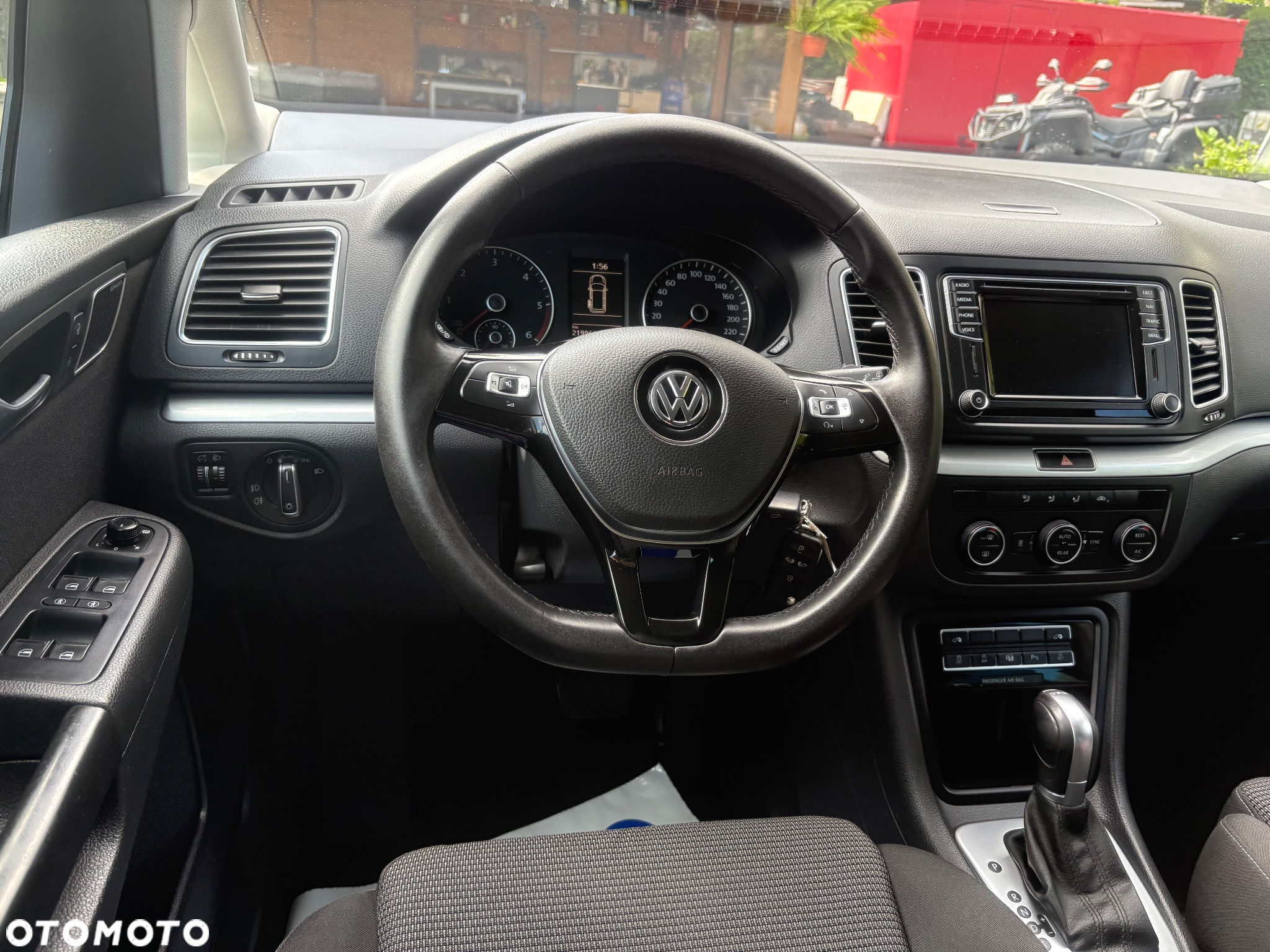 Volkswagen Sharan 2.0 TDI DSG (BlueMotion Technology) Comfortline - 21