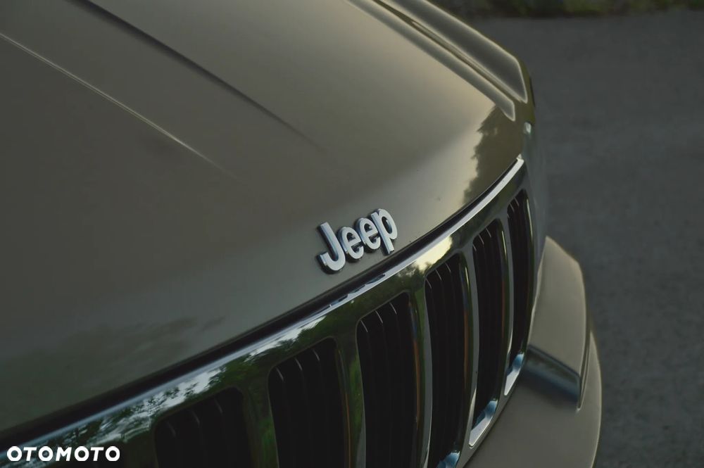 Jeep Grand Cherokee 5.7 V8 HEMI Automatik Limited - 32