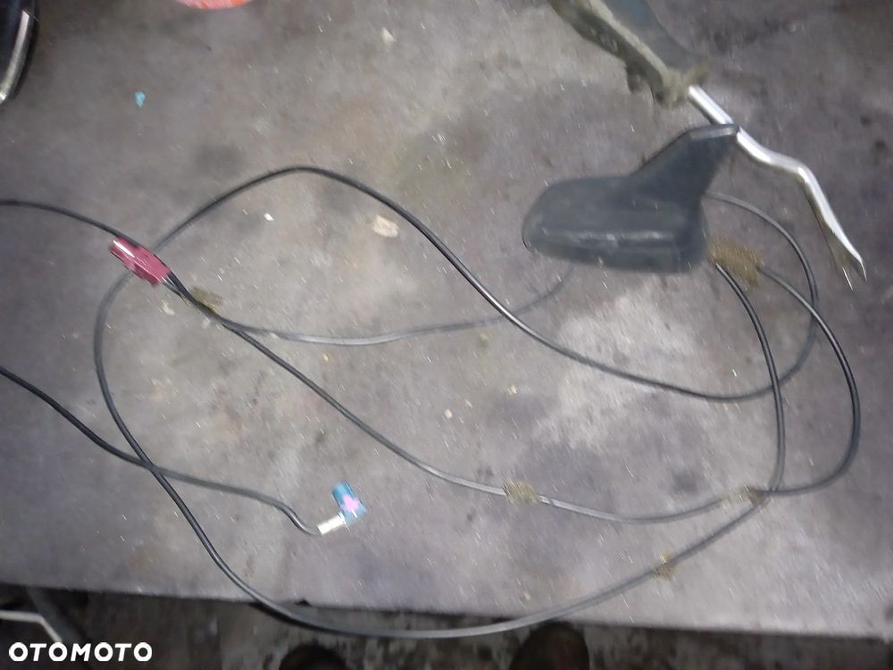 ANTENA DACHOWA GPS AUDI A4 B6 B7 AVANT 8E9035503T - 1