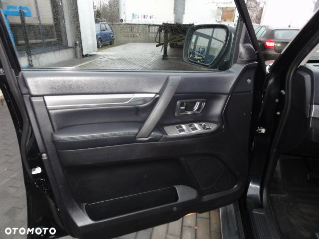 Mitsubishi Pajero 3.2 DID Instyle - 9