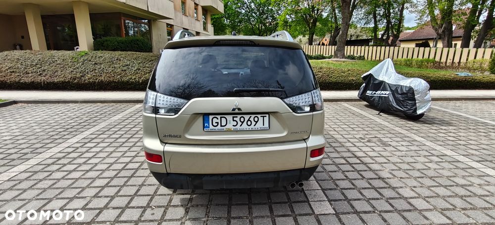 Mitsubishi Outlander 3.0 V6 LS 2WD - 6
