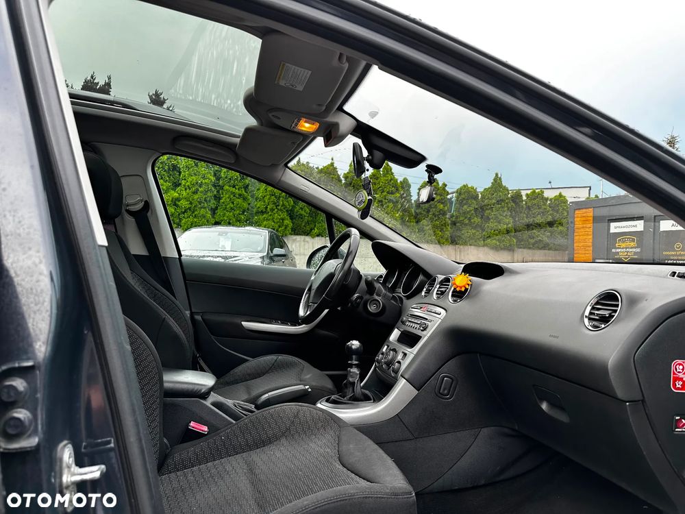 Peugeot 308 1.6 Premium - 8