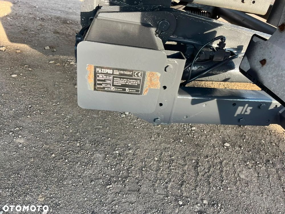Volvo Wynajem solówka izoterma z windą 4500 ZŁ MIESIĄC - 21