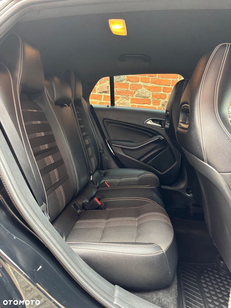 Mercedes-Benz CLA 180 7G-DCT AMG Line - 18