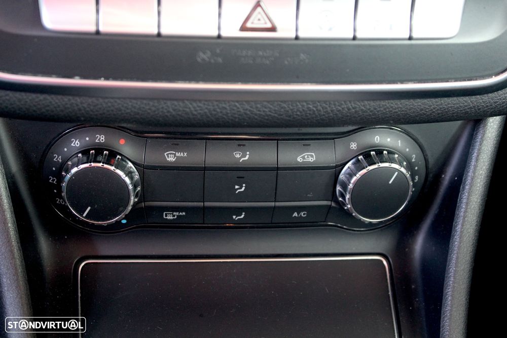 Mercedes-Benz CLA 180 d Shooting Brake Urban - 13