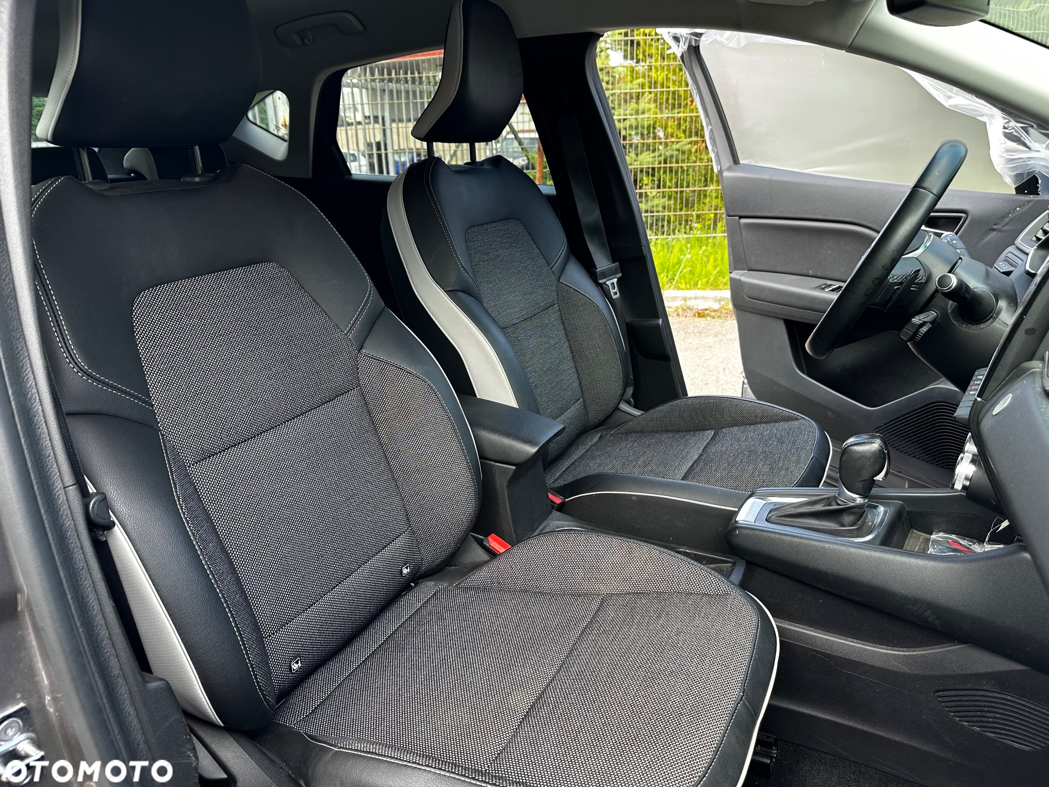Renault Captur - 16