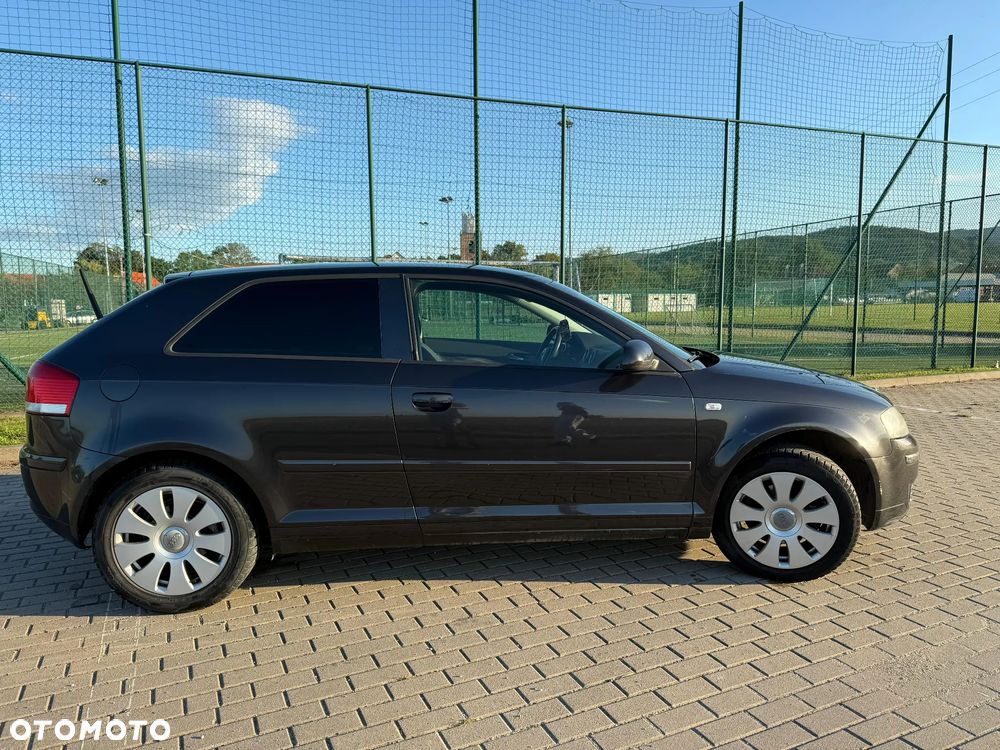 Audi A3 1.6 Ambiente - 4