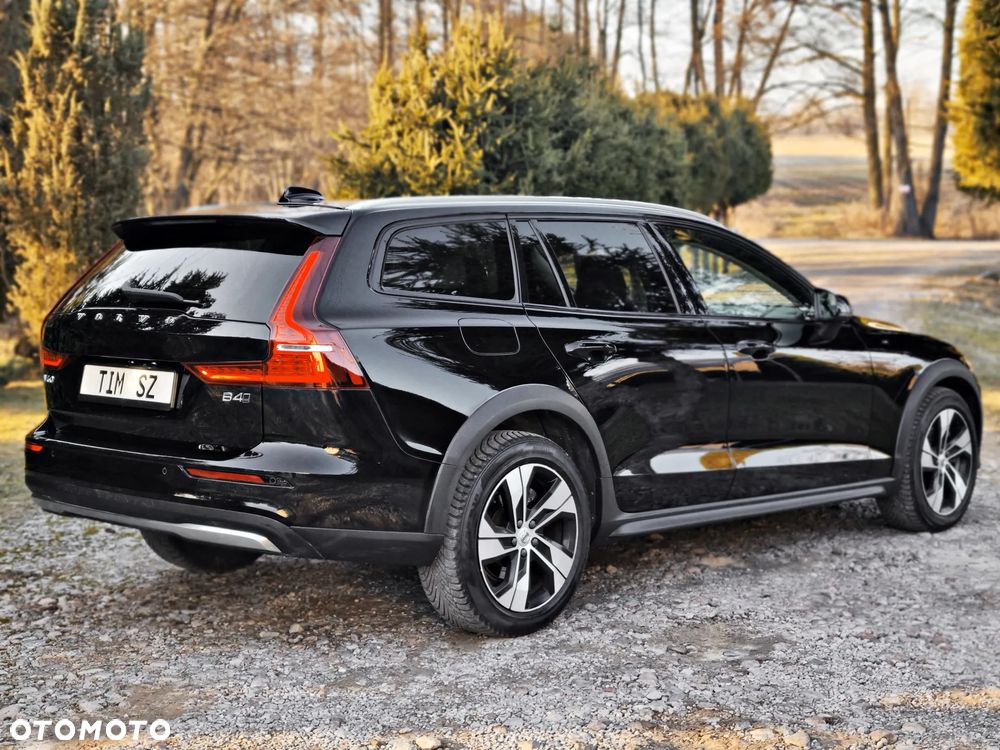 Volvo V60 Cross Country B4 D AWD Ultimate - 15