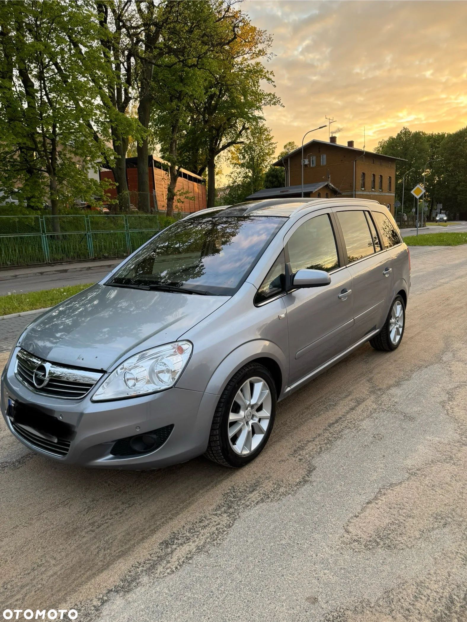 Opel Zafira - 1