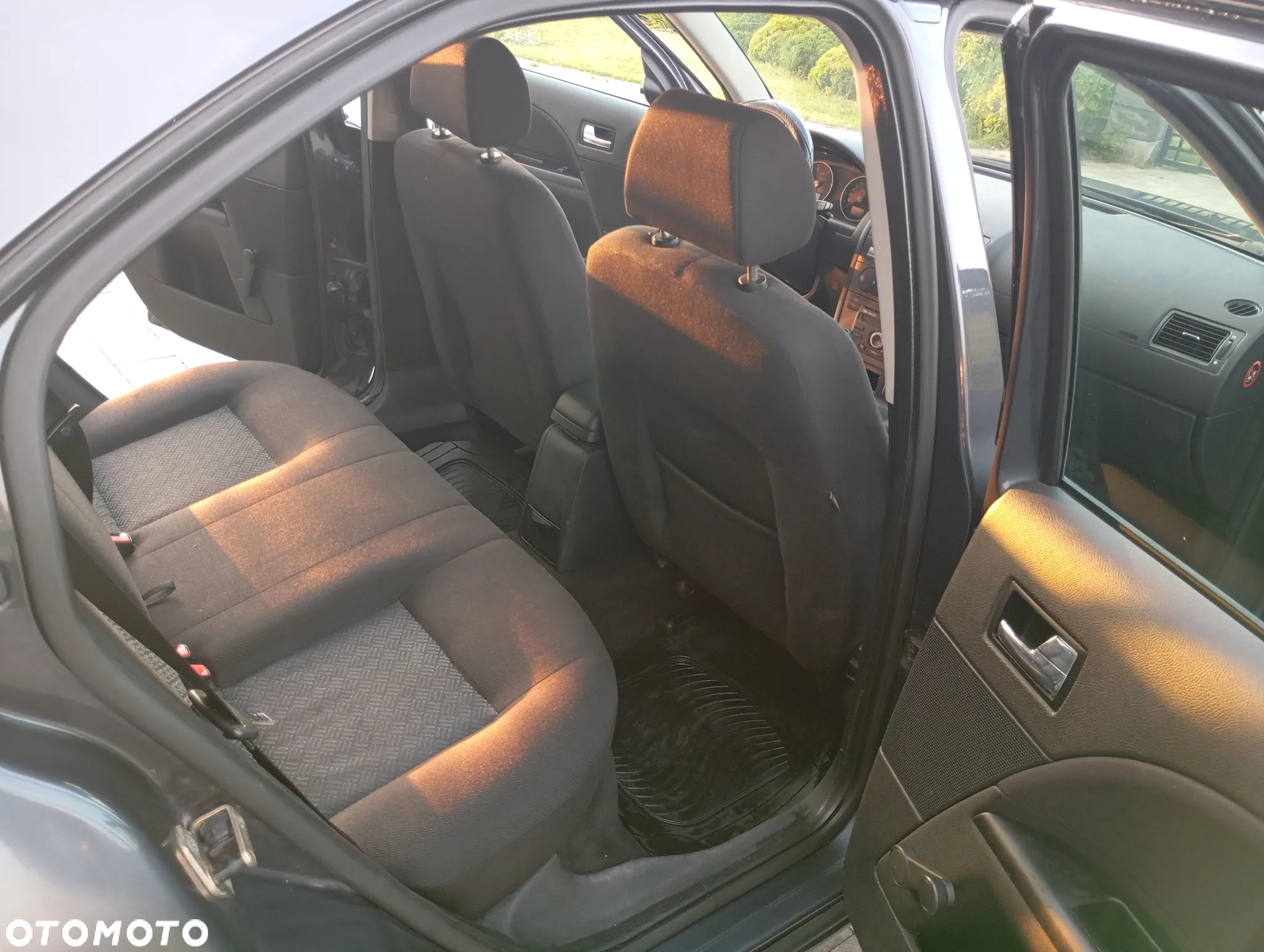 Ford Mondeo 2.0 TDCi X - 16