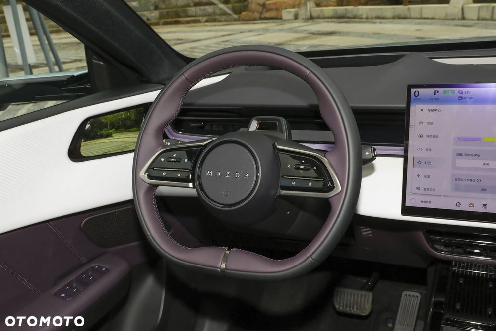 Mazda EZ-60 - 8