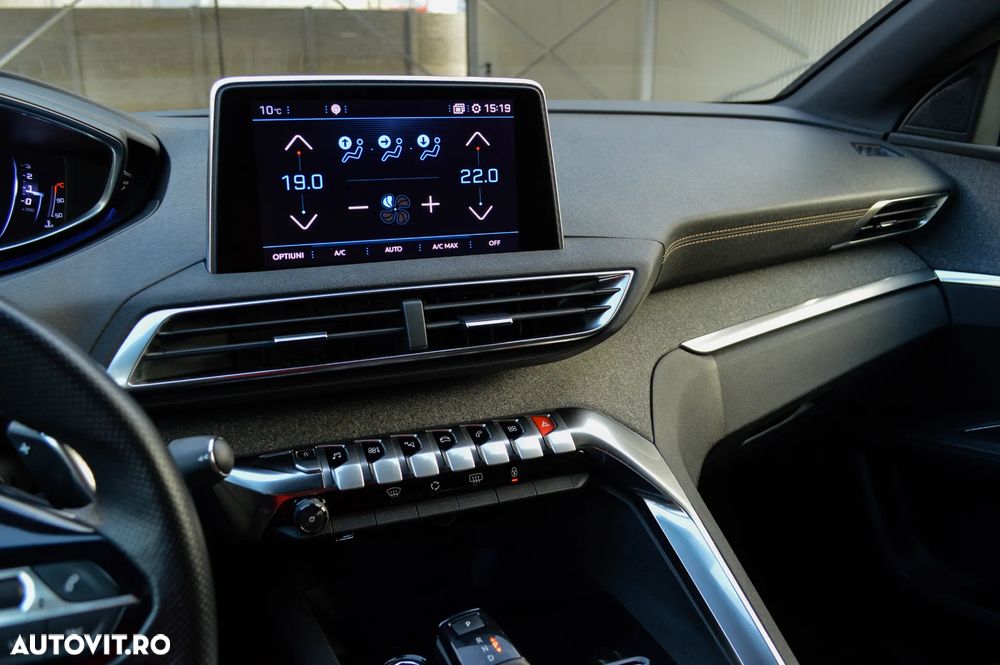 Peugeot 3008 1.6 BlueHDI S&S EAT6 GT-Line - 23