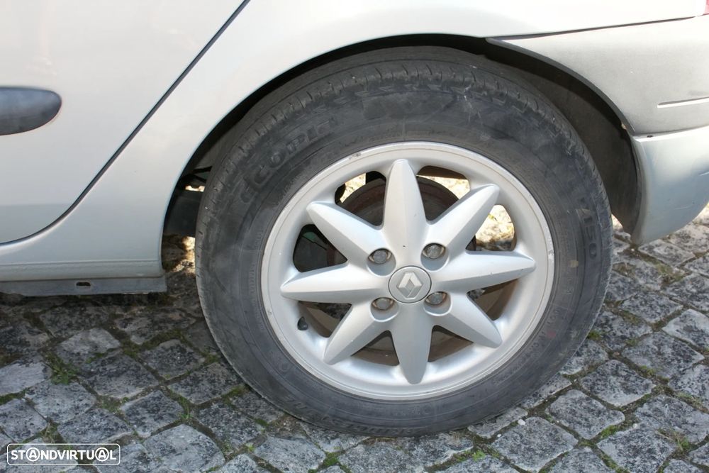Renault Clio 1.2 - 12
