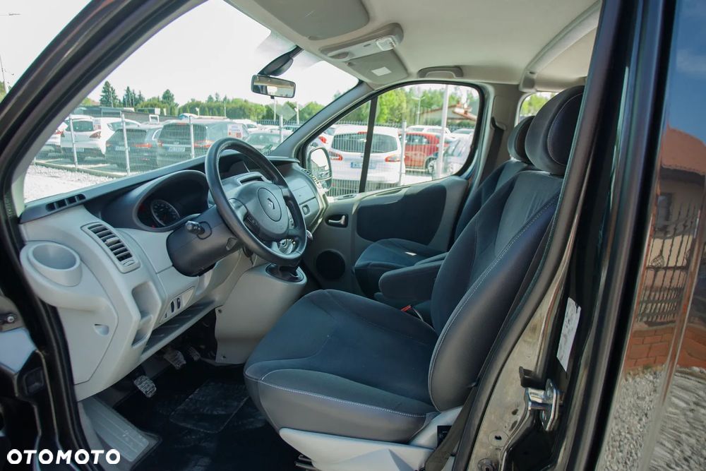Renault Trafic Grand Passenger Black Edition - 28
