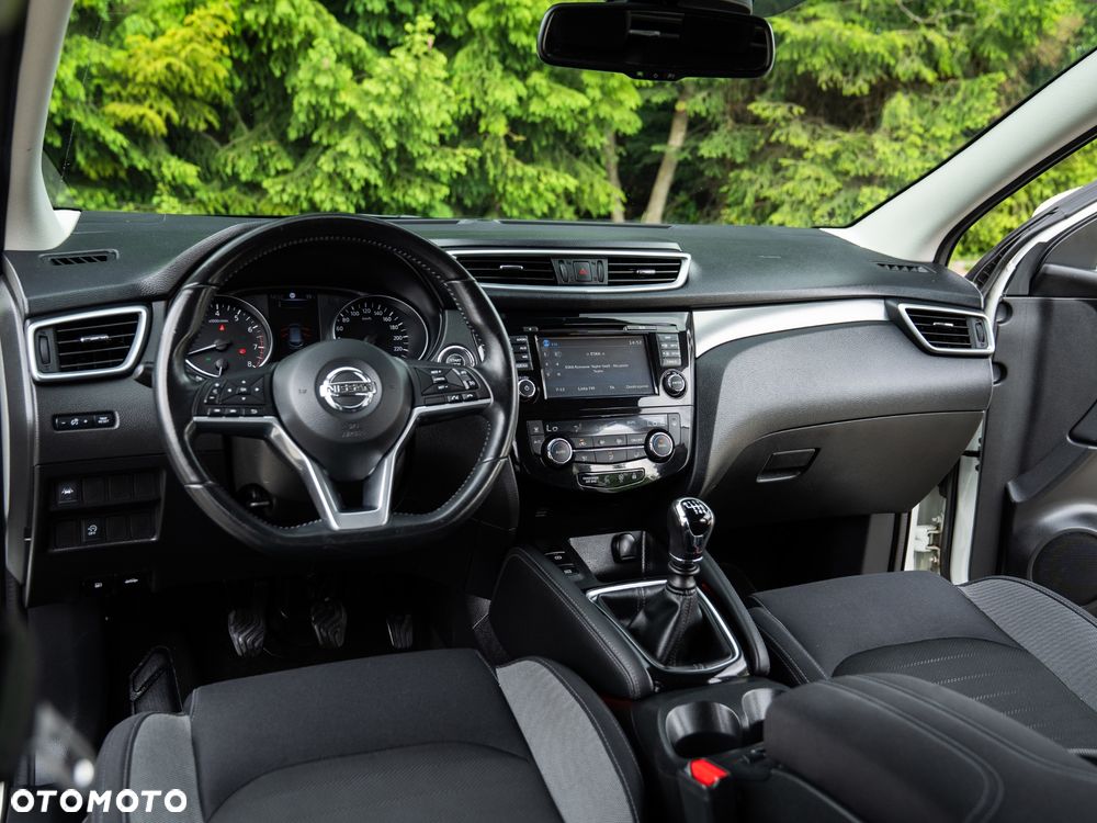 Nissan Qashqai 1.6 DIG-T N-Connecta - 28