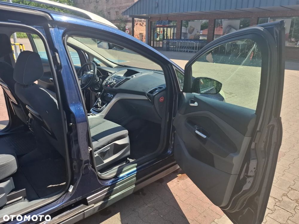 Ford Grand C-MAX - 11