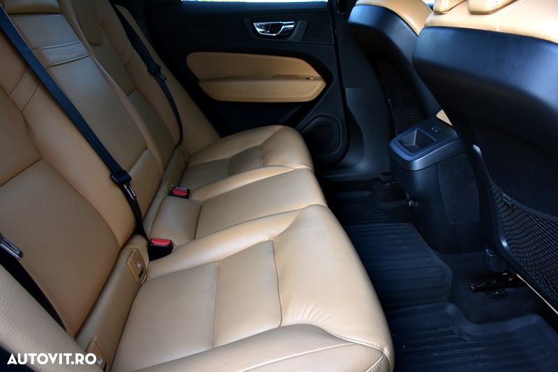 Volvo XC 60 D4 AWD Geartronic Momentum - 19