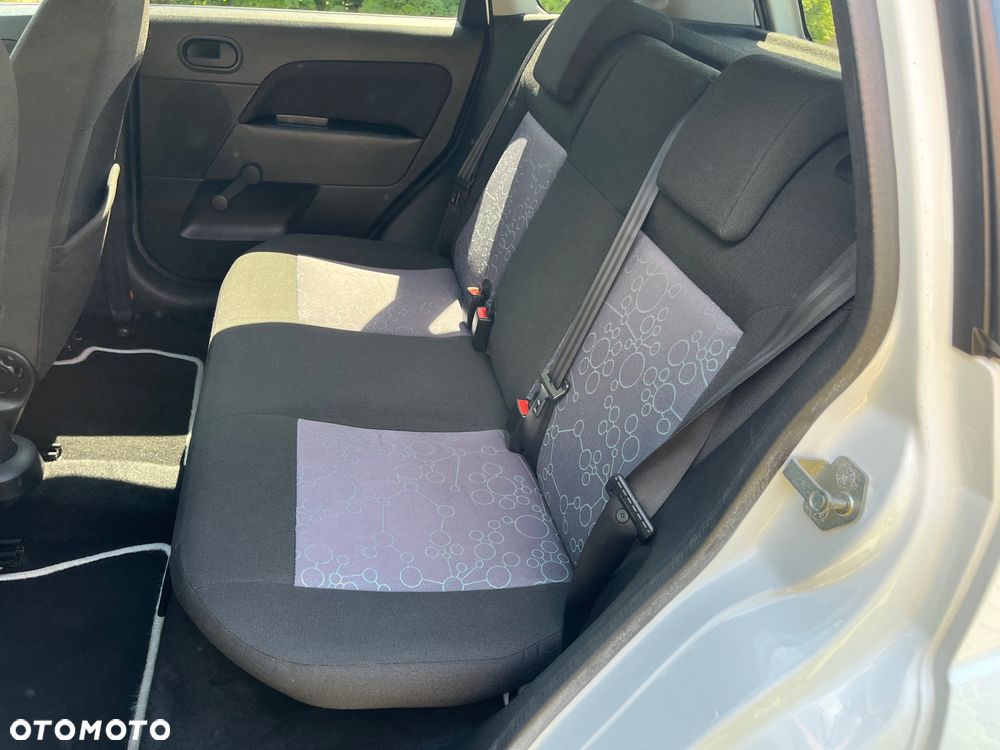 Ford Fiesta 1.4 Ambiente - 12