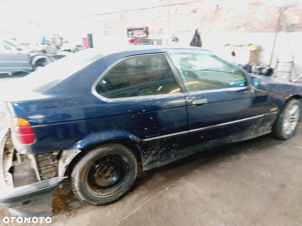 Zderzak BMW E36 1,6B 99R. lampy,drzwi,klapa,maska.... - 3