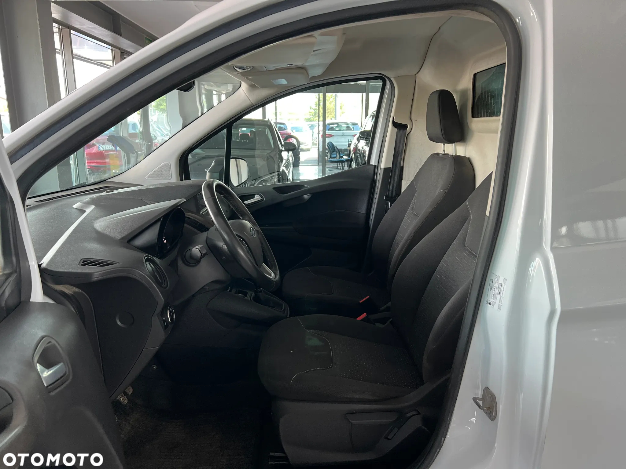 Ford Courier - 19