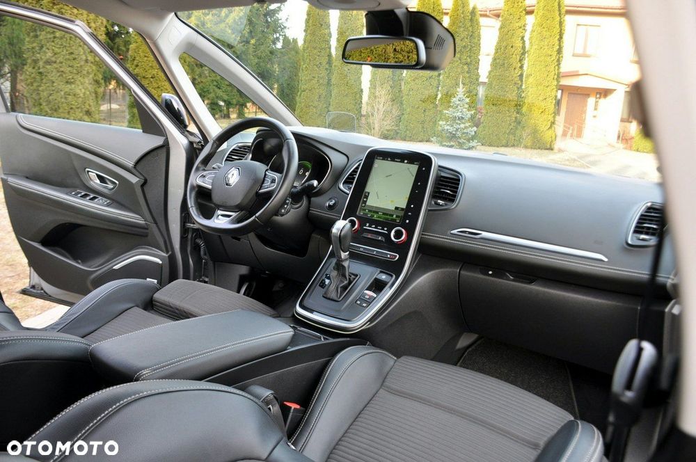 Renault Grand Scenic - 26