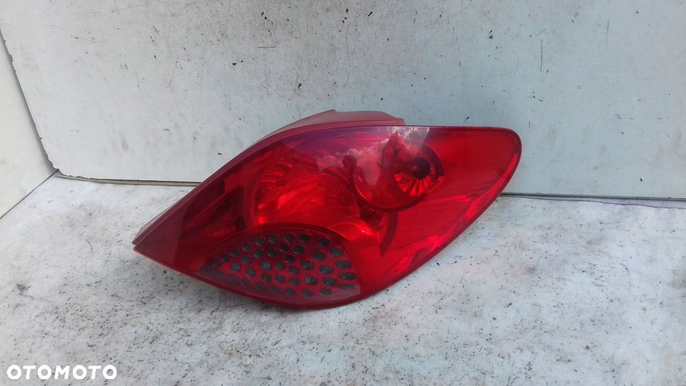 lampa prawy tył tylna peugeot 207 hb 06-09 - 1