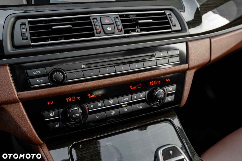 BMW Seria 5 M550d xDrive - 31