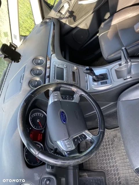 Ford Galaxy - 13