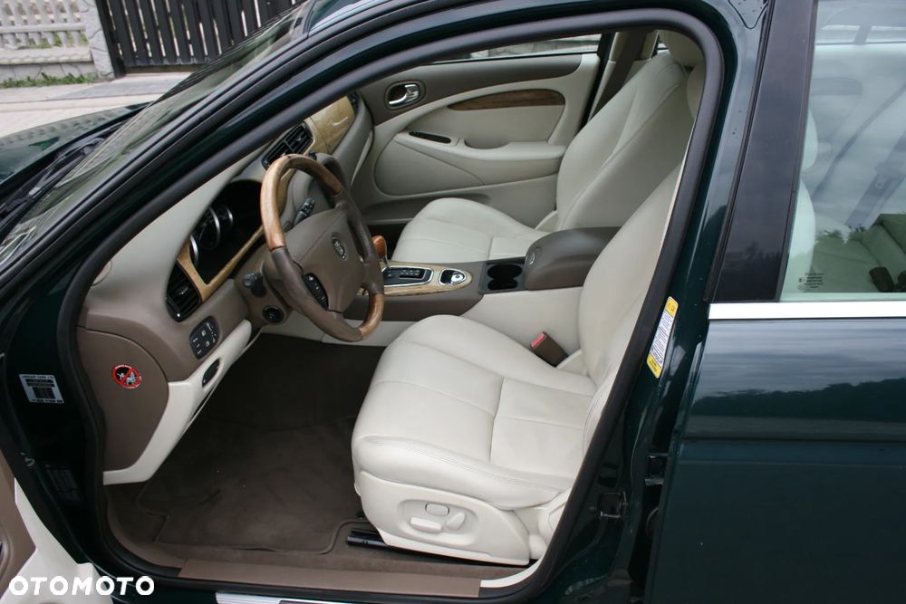 Jaguar S-Type 3.0 V6 Executive - 9
