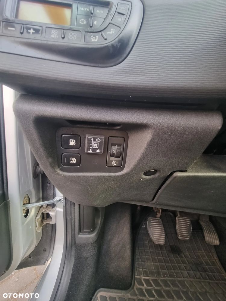 Citroën C4 Grand Picasso 1.8 16V Advance - 16