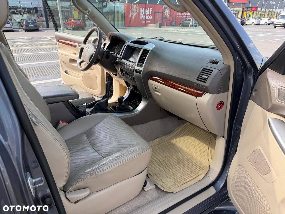 Toyota Land Cruiser - 13