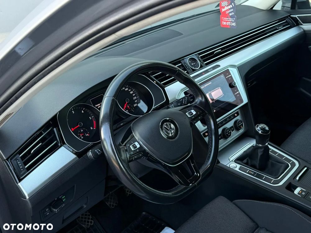 Volkswagen Passat 2.0 TDI BMT Comfortline - 28