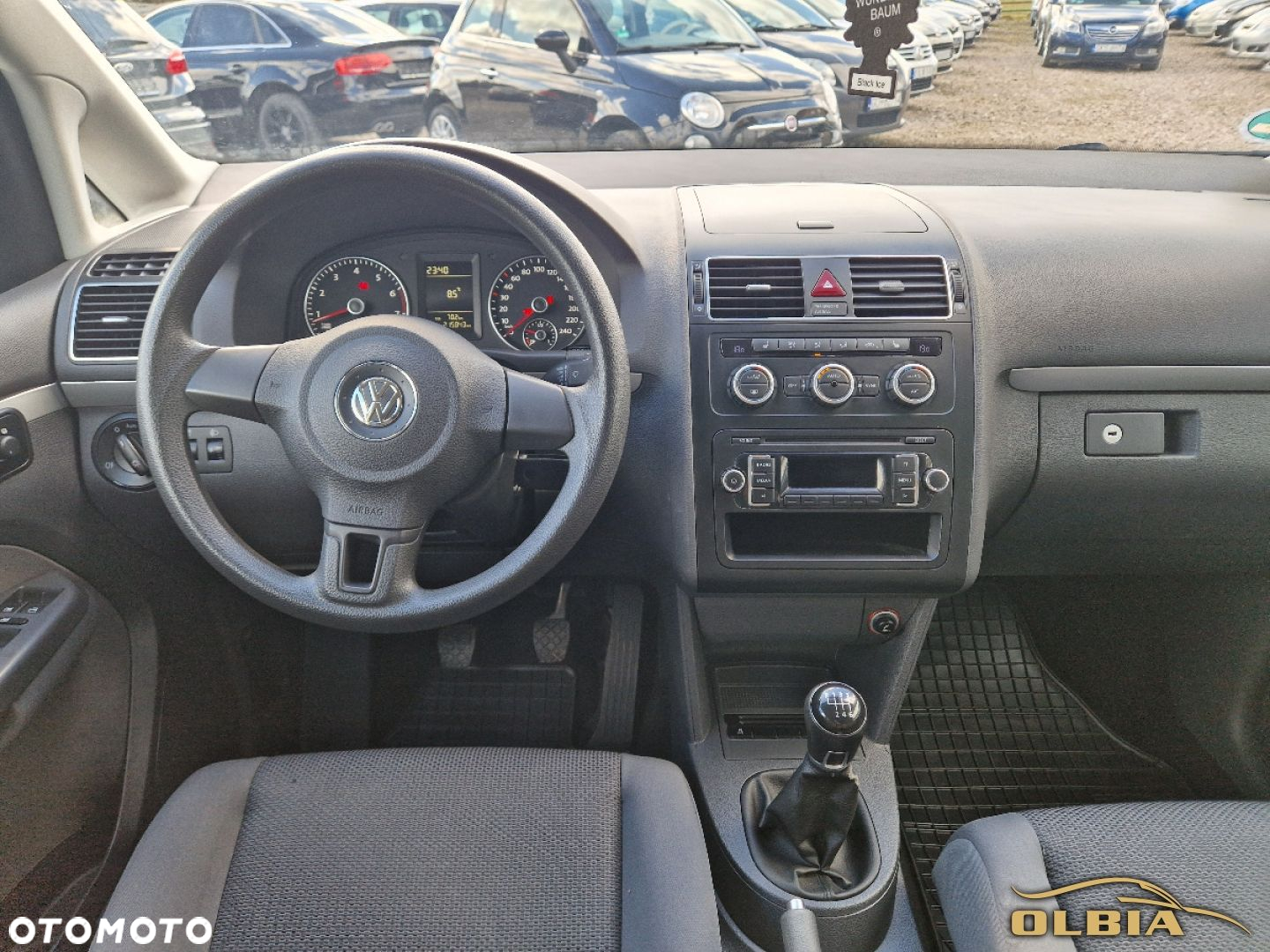 Volkswagen Touran - 35