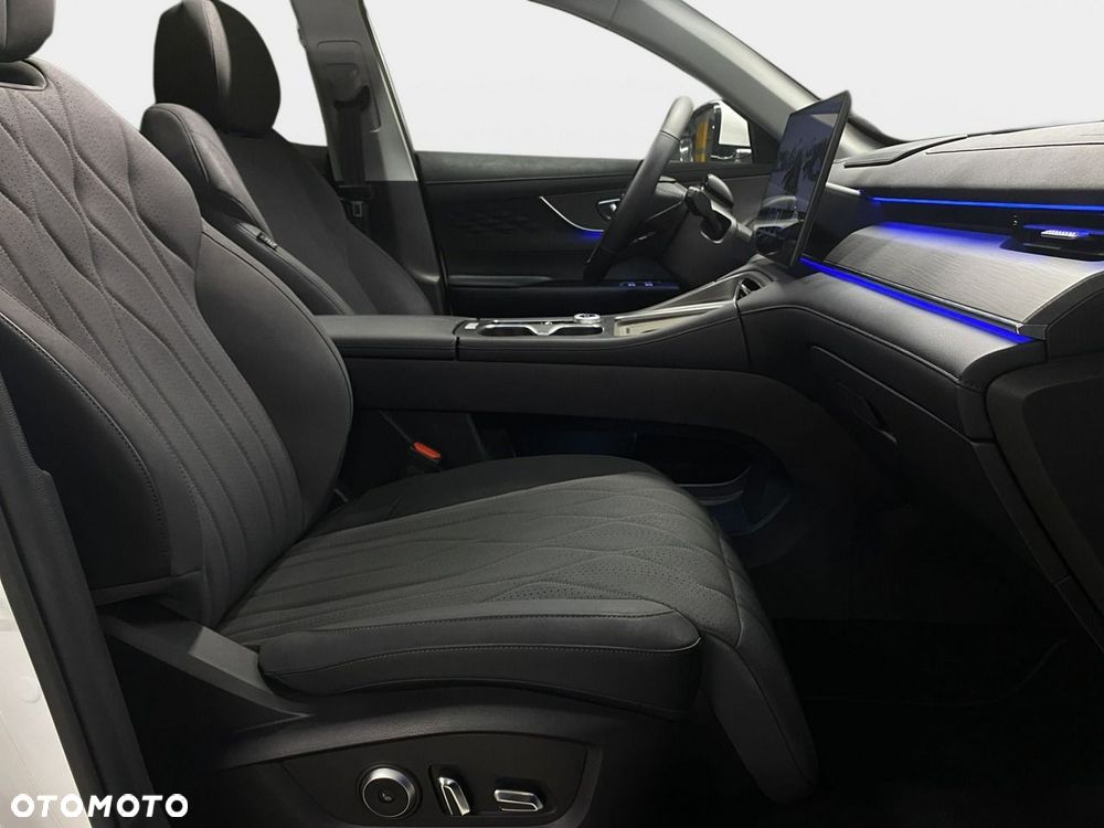 Chery Tiggo 8 1.5 T-GDI Super Hybrid Prestige DCT - 13