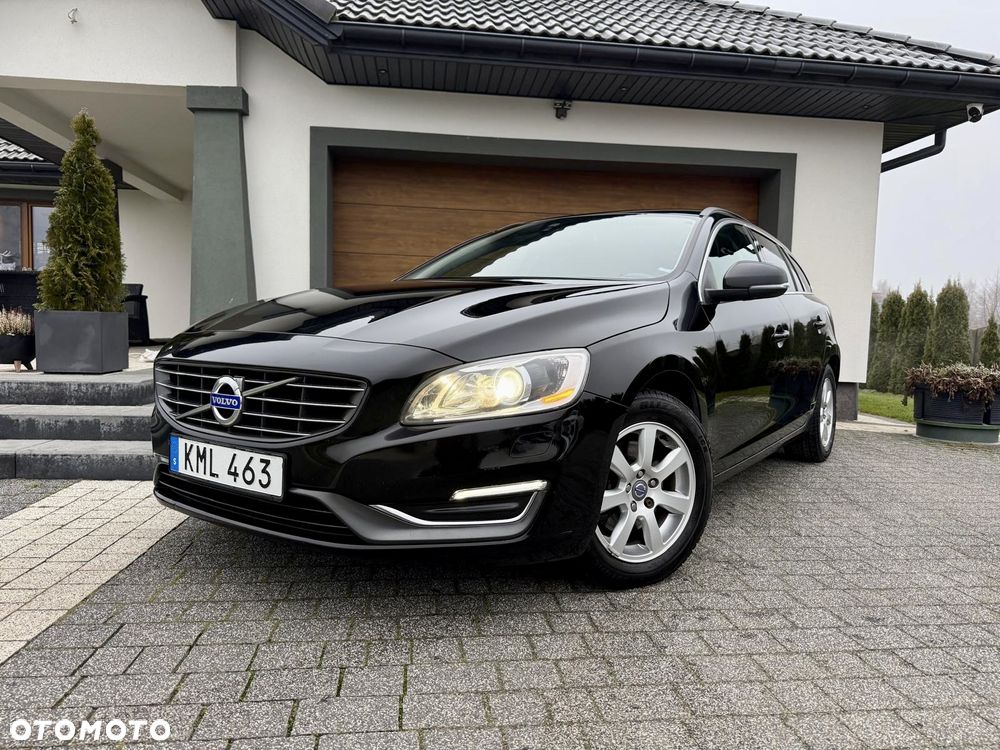 Volvo V60 D4 Momentum - 1