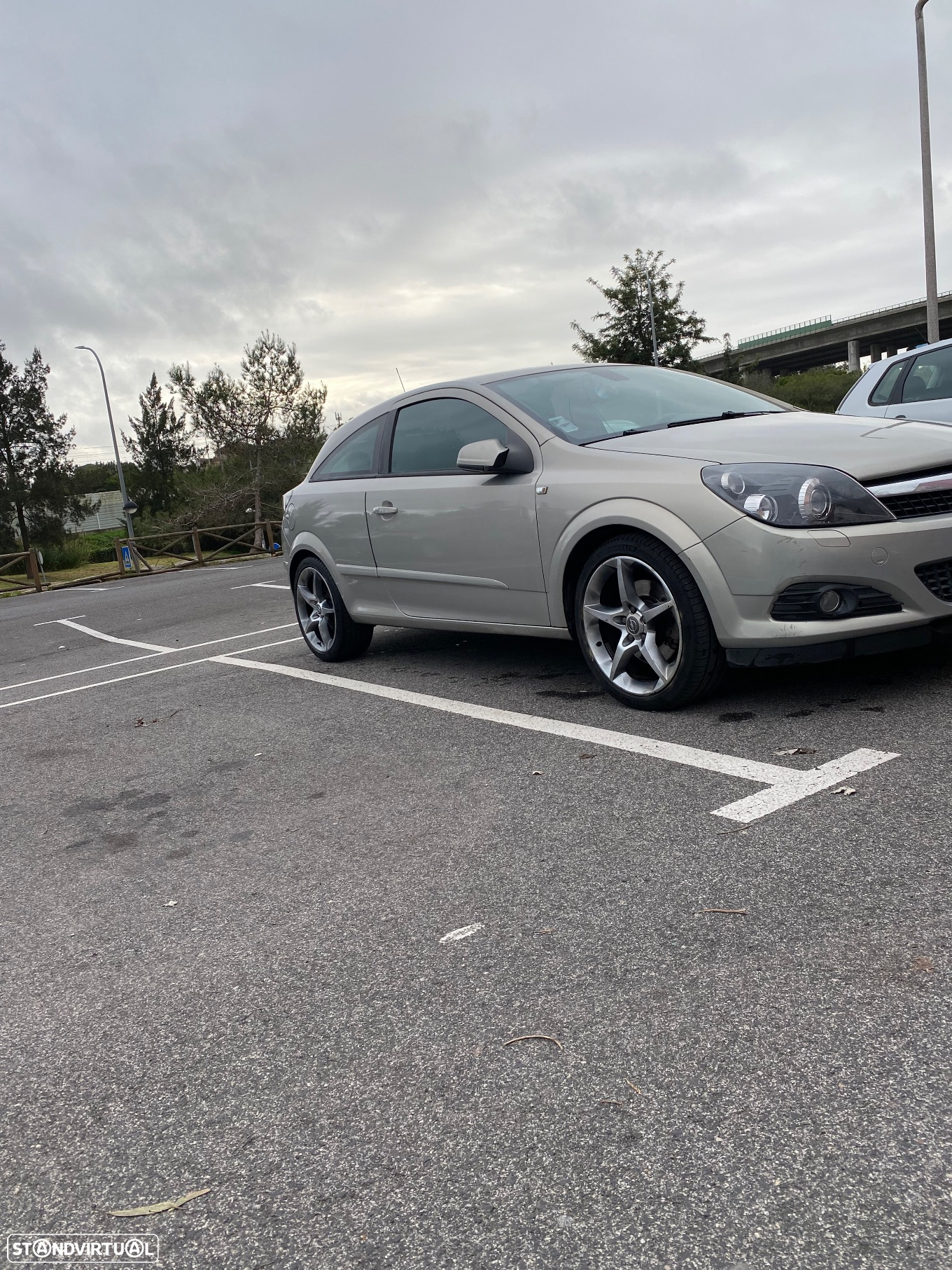 Opel Astra GTC 1.9 CDTi - 4