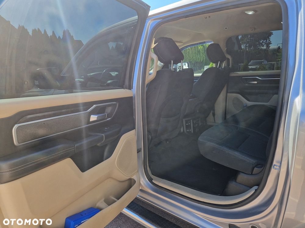 RAM 1500 Crew Cab Shortbed Bighorn - 11