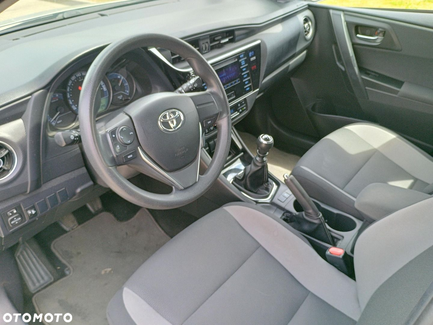 Toyota Auris - 17