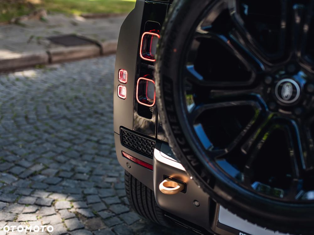 Land Rover Defender 110 P635 OCTA - 16